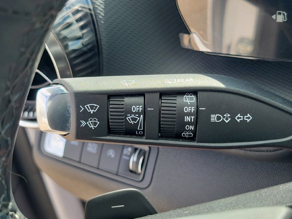 Used 2025 Chevrolet Equinox LT AWD/4WD image 15