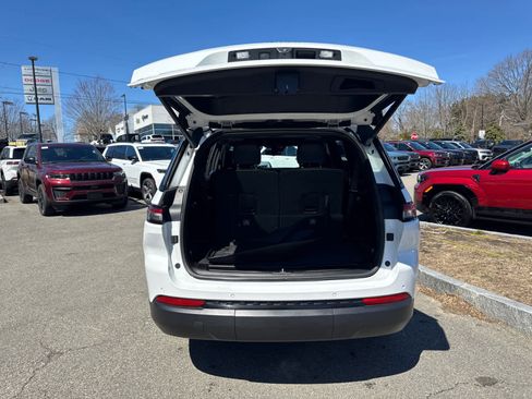 Used 2023 Jeep Grand Cherokee L Laredo AWD/4WD image 35
