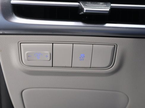 Certified 2025 Hyundai Tucson SE image 26