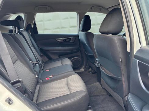 Used 2020 Nissan Rogue S AWD/4WD image 18