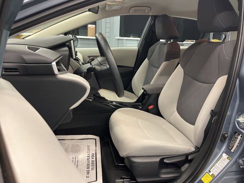 Used 2020 Toyota Corolla LE image 11