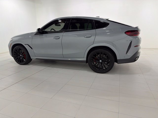Used 2024 BMW X6 xDrive40i w/ Premium Package AWD/4WD image 2