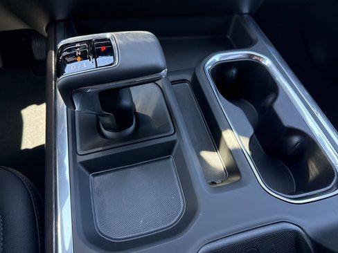 New 2026 GMC Sierra 1500 SLT w/ SLT Premium Package AWD/4WD image 17