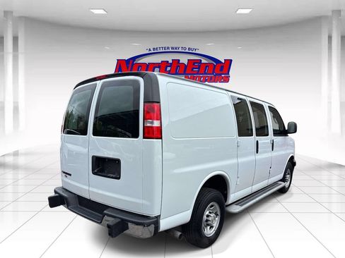 Used 2024 Chevrolet Express 2500 w/ Driver Convenience Package RWD image 3