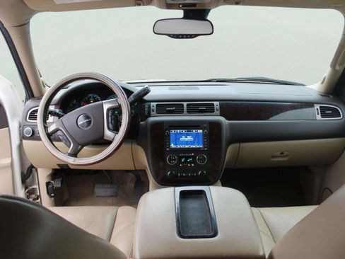 Used 2009 GMC Yukon XL Denali image 7