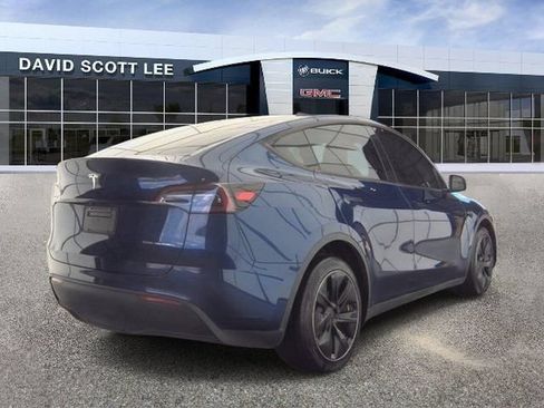 Used 2023 Tesla Model Y Long Range AWD/4WD image 2