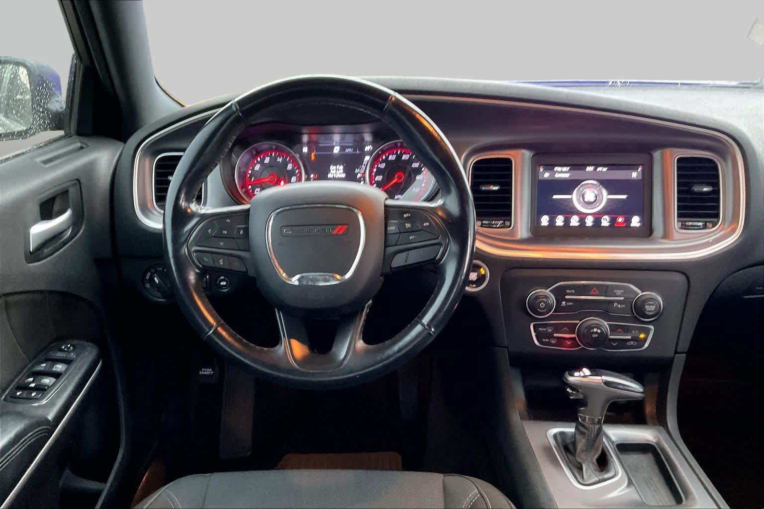 Used 2019 Dodge Charger SXT RWD image 5