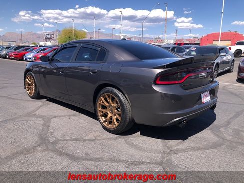 Used 2020 Dodge Charger SXT w/ Blacktop Package image 6