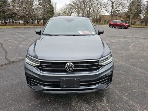 Used 2023 Volkswagen Tiguan SE R-Line image 9