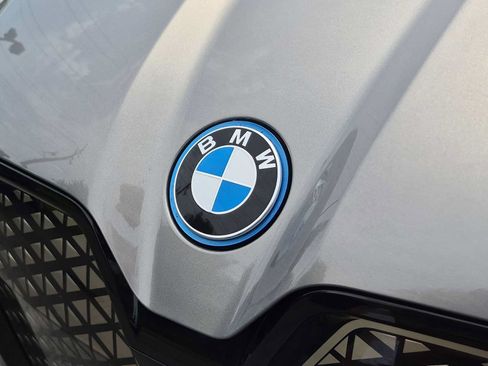 Used 2024 BMW iX xDrive50 w/ Premium Package AWD/4WD image 12