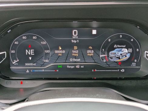 Used 2023 GMC Yukon XL Denali image 19