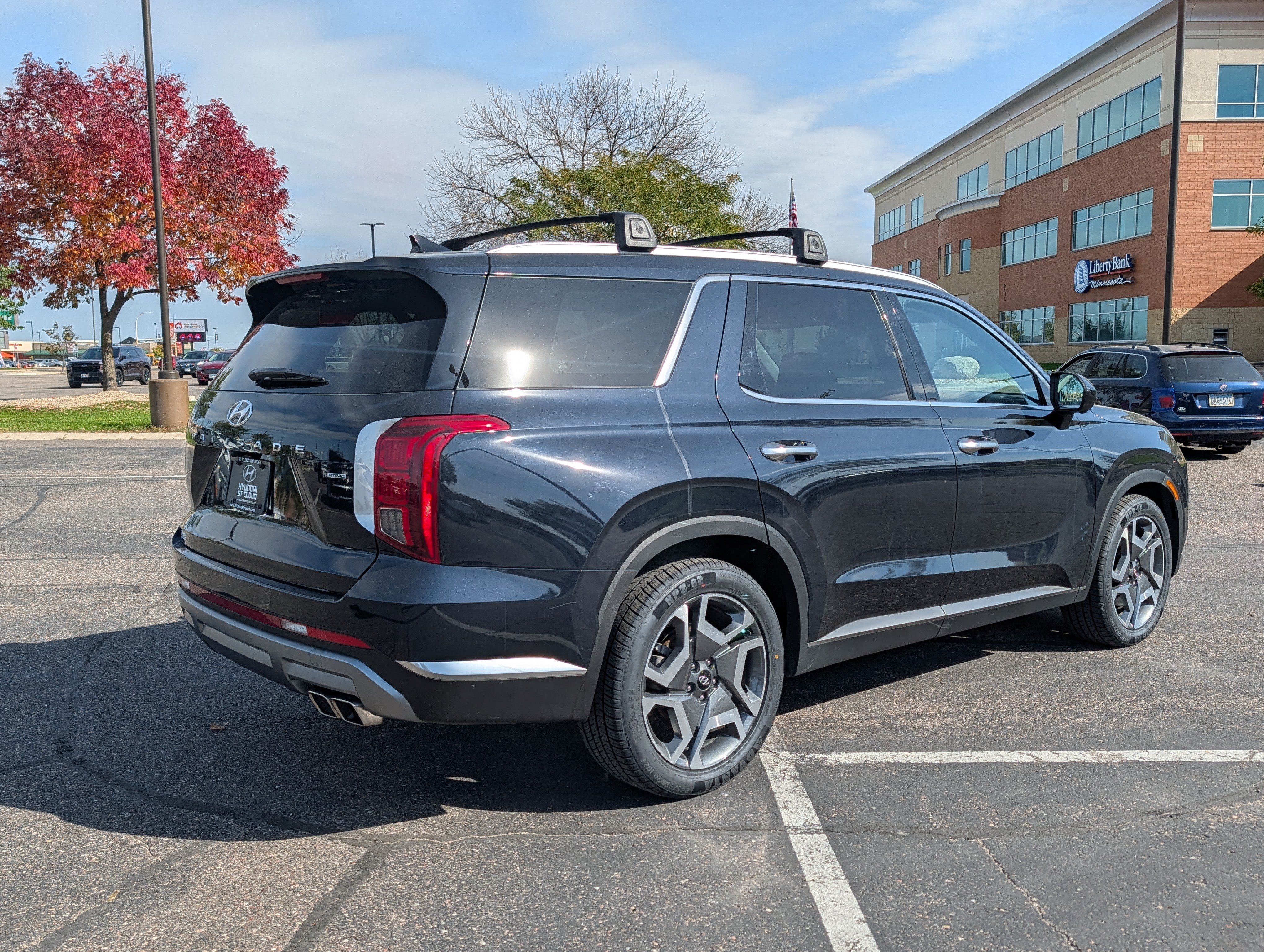 Used 2025 Hyundai Palisade Limited AWD/4WD image 5