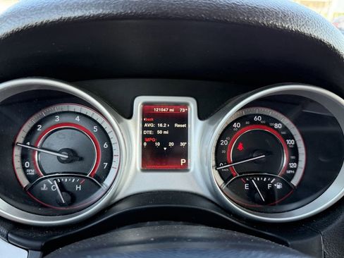 Used 2019 Dodge Journey SE w/ Connectivity Group FWD image 29