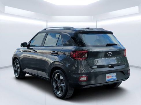 Used 2024 Hyundai Venue SEL FWD image 5