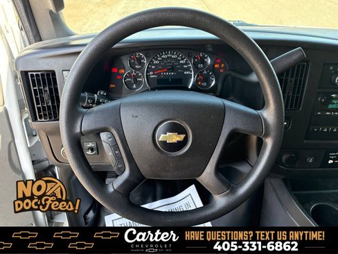 Used 2018 Chevrolet Express 2500 w/ Driver Convenience Package RWD image 16