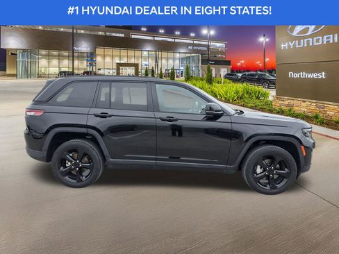 Used 2024 Jeep Grand Cherokee Limited w/ Black Appearance Package RWD image 2