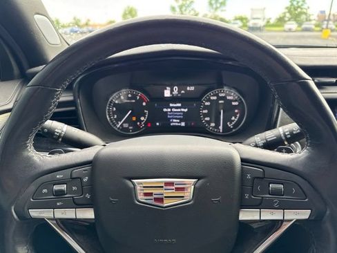 Used 2022 Cadillac XT6 Premium Luxury w/ LPO, Floor Liner Package AWD/4WD image 9