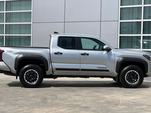 Used 2024 Toyota Tacoma TRD Off-Road image 3