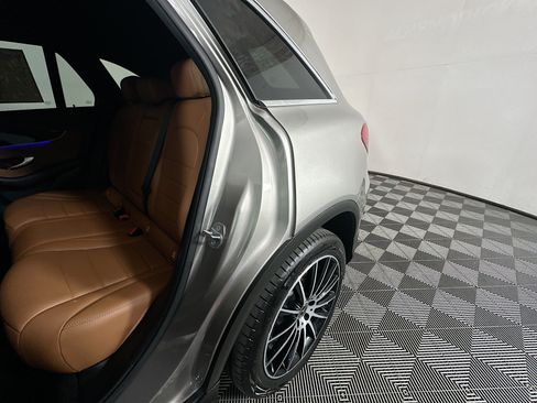 Used 2020 Mercedes-Benz GLC 300 image 25