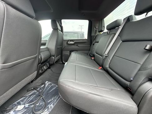 New 2026 GMC Sierra 2500 SLT AWD/4WD image 9