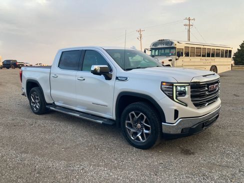 Used 2023 GMC Sierra 1500 SLT AWD/4WD image 9