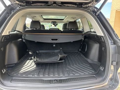 Used 2023 Jeep Grand Cherokee Limited w/ Luxury Tech Group II RWD image 18