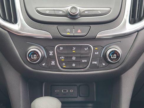 Used 2024 Chevrolet Equinox LT AWD/4WD image 16