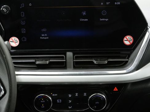 Used 2025 Chevrolet Trax LT FWD image 20