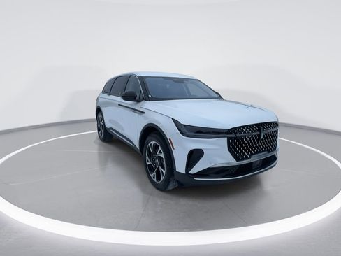 New 2026 Lincoln Nautilus Premier image 2