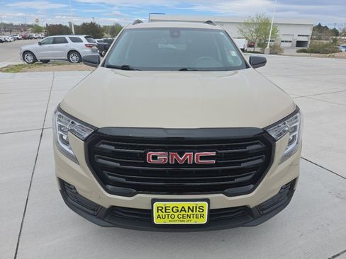 Used 2023 GMC Terrain SLE w/ Driver Convenience Package image 1