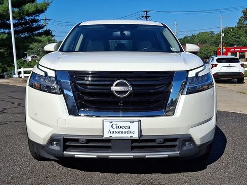 Used 2022 Nissan Pathfinder SL AWD/4WD image 4