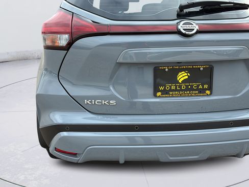 Used 2021 Nissan Kicks SR w/ SR Premium Package FWD image 39