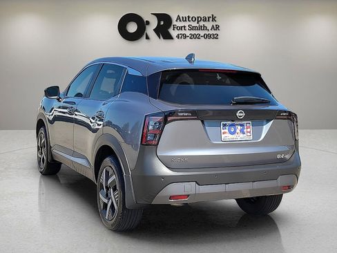 Used 2025 Nissan Kicks SV FWD image 4