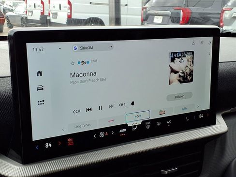 Used 2025 Ford Explorer ST-Line image 8