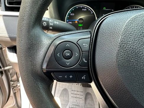 Used 2022 Toyota RAV4 LE AWD/4WD image 19