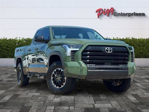 Used 2022 Toyota Tundra SR5 w/ SR5 Convenience Package AWD/4WD image 7