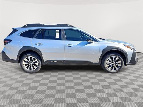 New 2025 Subaru Outback Limited image 4
