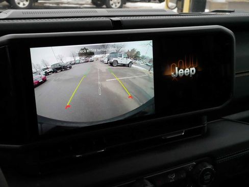 Used 2024 Jeep Wrangler Sahara AWD/4WD image 31