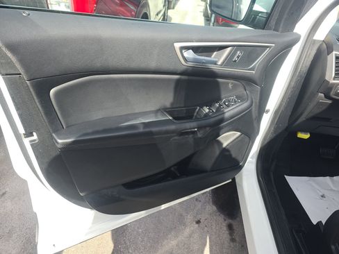 Used 2024 Ford Edge SEL w/ Convenience Package image 9