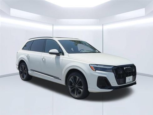 Used 2025 Audi Q7 3.0T Premium Plus AWD/4WD image 2