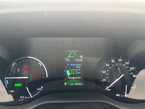 Used 2024 Toyota Sienna XLE FWD image 8