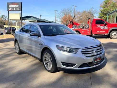 Used 2019 Ford Taurus Limited image 2
