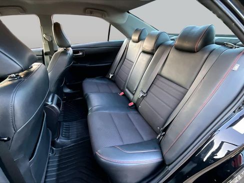 Used 2017 Toyota Camry SE FWD image 18