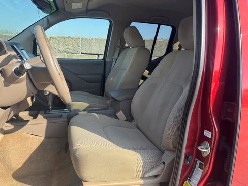 Used 2017 Nissan Frontier SV w/ SV Value Truck Package image 9