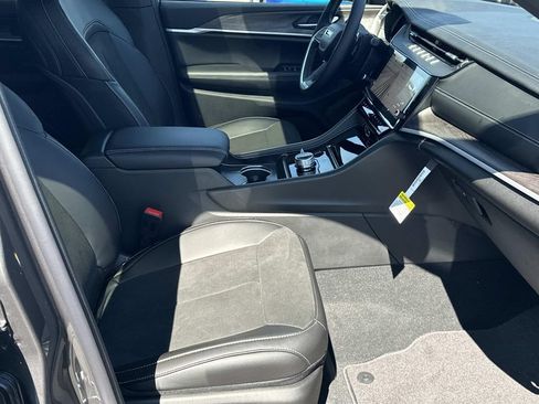 New 2026 Jeep Grand Cherokee Altitude AWD/4WD image 14