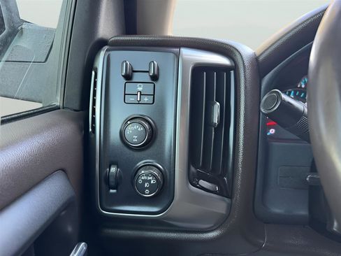 Used 2018 Chevrolet Silverado 1500 LT w/ Texas Edition AWD/4WD image 20