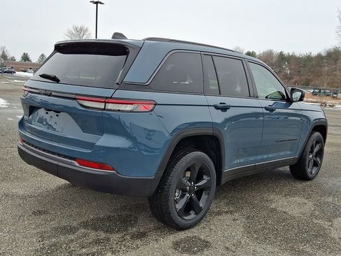 New 2026 Jeep Grand Cherokee Limited w/ Limited Altitude Package AWD/4WD image 8