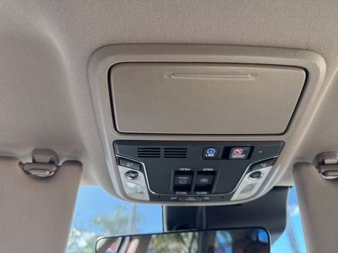 Used 2021 Honda Pilot Elite image 16