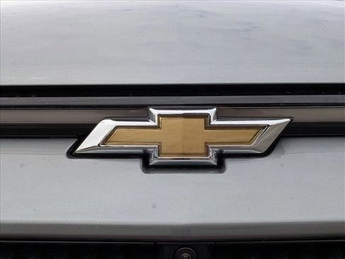 New 2026 Chevrolet Equinox EV LT image 17