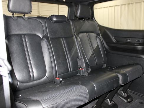 Used 2024 Jeep Wagoneer Series III AWD/4WD image 34